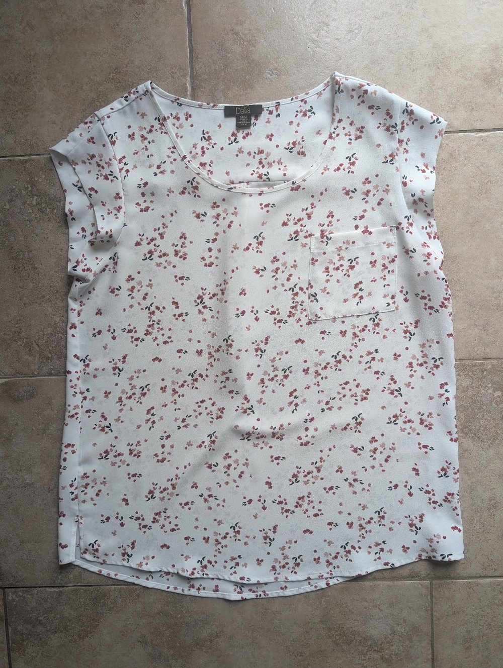 Dalia Top with Floral-ish Pattern, small pocket on left